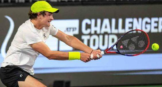 九游体育-张奔斗：赛季三冠了，18岁丰塞卡引领青春风暴