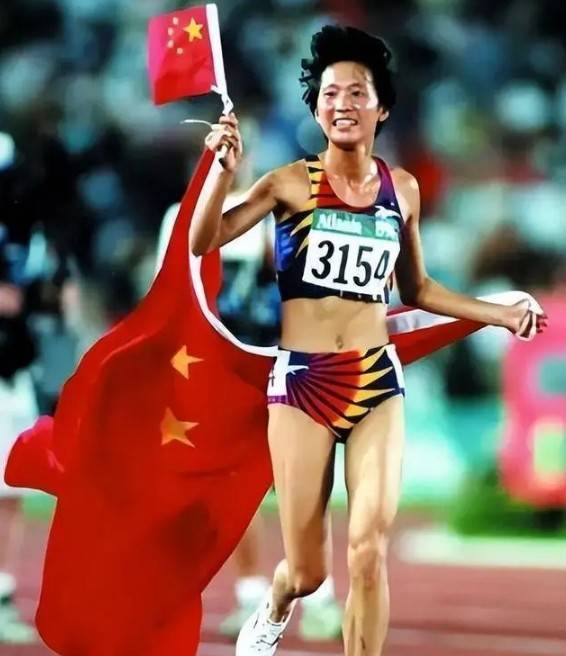 九游娱乐-奥运冠军王军霞：退役后移居美国，三个孩子三个爹，如今活成了这样|亚特兰大奥运会|婚姻|家庭|奥运会|赛场_新浪体育_新浪新闻
